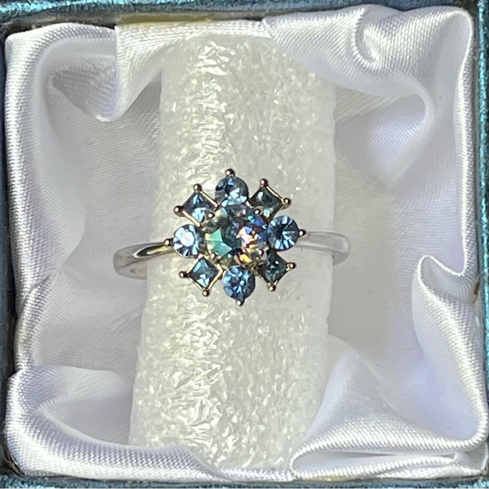 Pretty Blue Rhinestone Ring